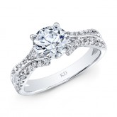 WHITE GOLD ELEGANT DIAMOND ENGAGEMENT RING